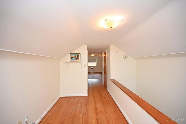 3810 S Broadlawn Circle, Silverton, OH 45236