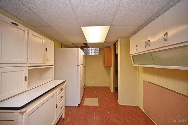 3810 S Broadlawn Circle, Silverton, OH 45236