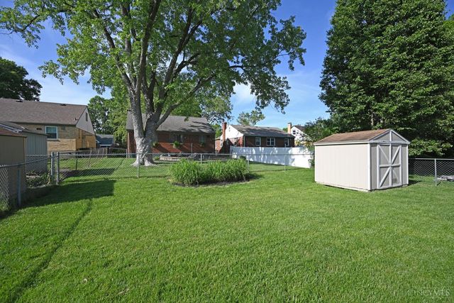 3810 S Broadlawn Circle, Silverton, OH 45236