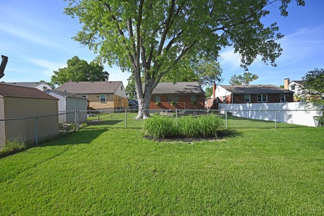 3810 S Broadlawn Circle, Silverton, OH 45236