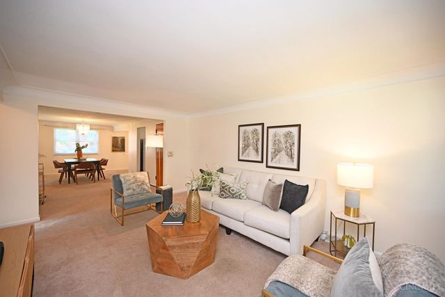 3810 S Broadlawn Circle, Silverton, OH 45236