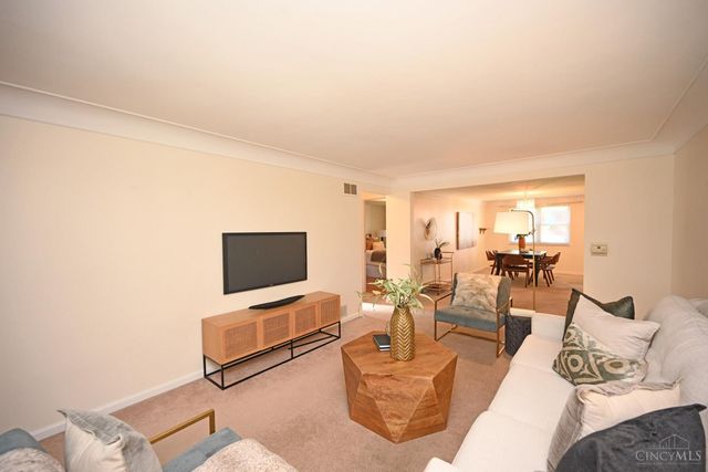 3810 S Broadlawn Circle, Silverton, OH 45236