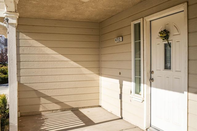 4712 W Celeste Avenue, Fresno, CA 93722