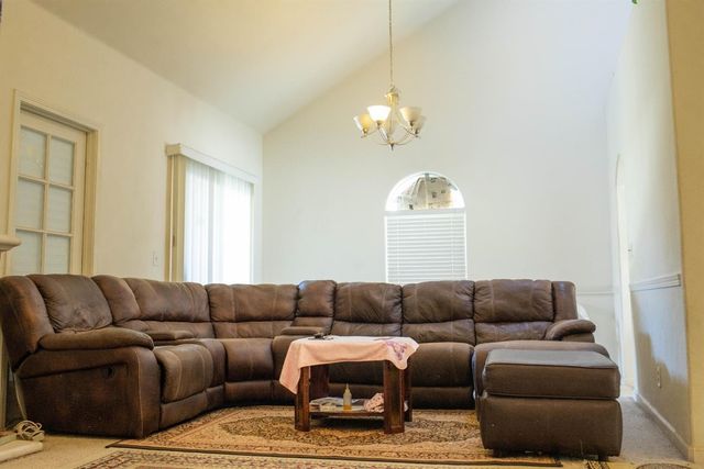 4712 W Celeste Avenue, Fresno, CA 93722