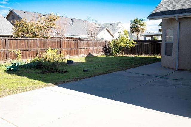 4712 W Celeste Avenue, Fresno, CA 93722