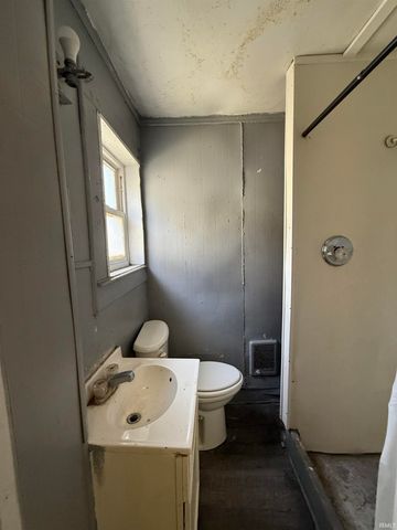 607 W Marion Street, Elkhart, IN 46516