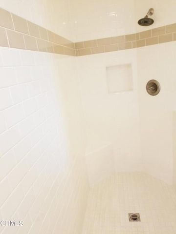 992 Los Angeles 103, Ventura, CA 93004