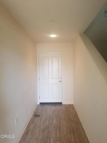 992 Los Angeles 103, Ventura, CA 93004