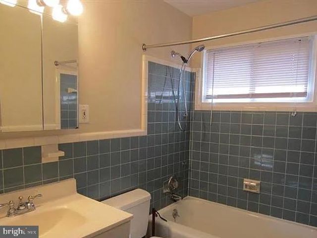 1452 DEWBERRY CT, Mclean, VA 22101