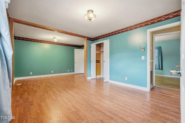 3500 Rustic Hills Drive, Kingsport, TN 37660