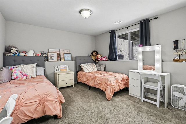 581 Cygnet Lake Drive, Benton Harbor, MI 49022