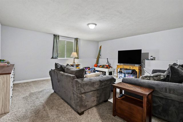 581 Cygnet Lake Drive, Benton Harbor, MI 49022