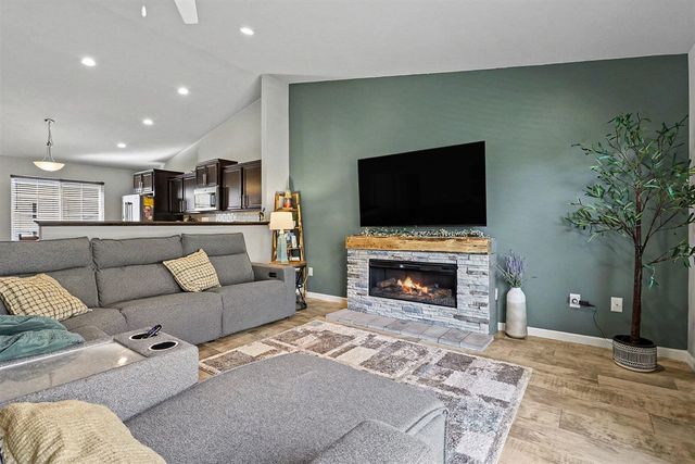 581 Cygnet Lake Drive, Benton Harbor, MI 49022