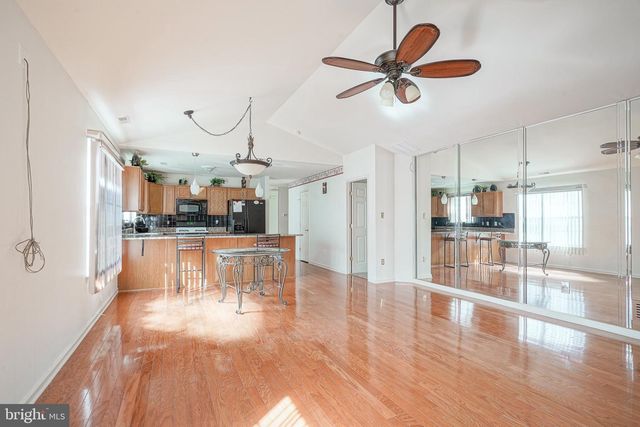 550 RIVIERA DR, Williamstown, NJ 08094