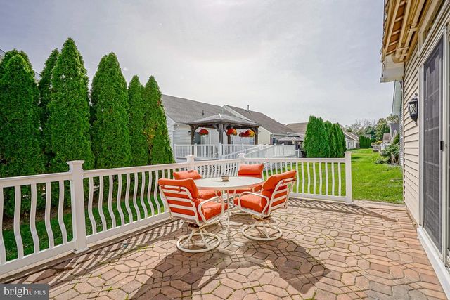 550 RIVIERA DR, Williamstown, NJ 08094
