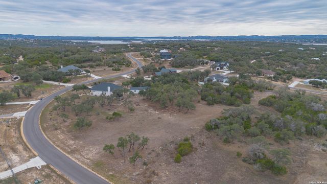 1605 Lake Ridge Blvd, Canyon Lake, TX 78133