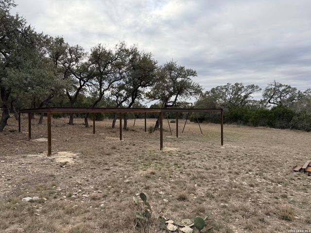 1605 Lake Ridge Blvd, Canyon Lake, TX 78133