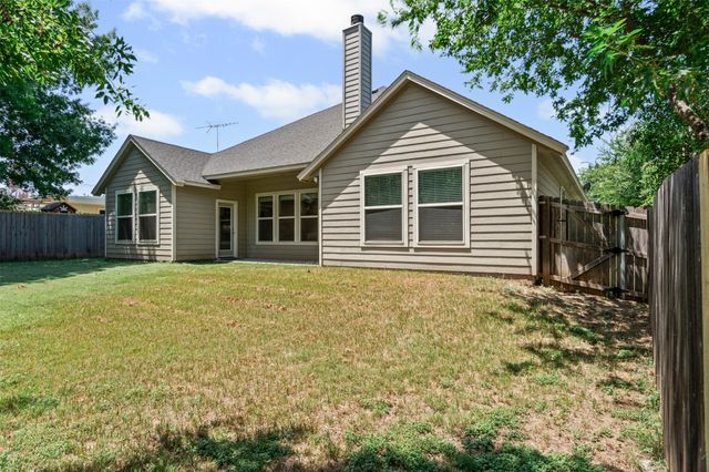 402 N Trinity Street, Decatur, TX 76234