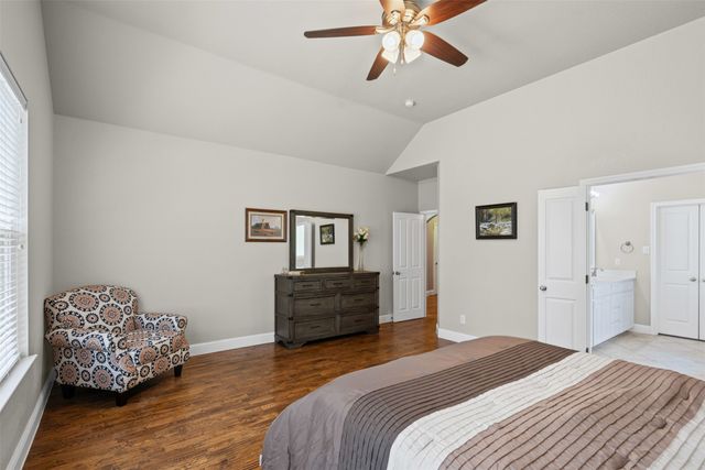 402 N Trinity Street, Decatur, TX 76234