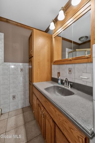 1038 Dudley Road, Rotterdam, NY 12303