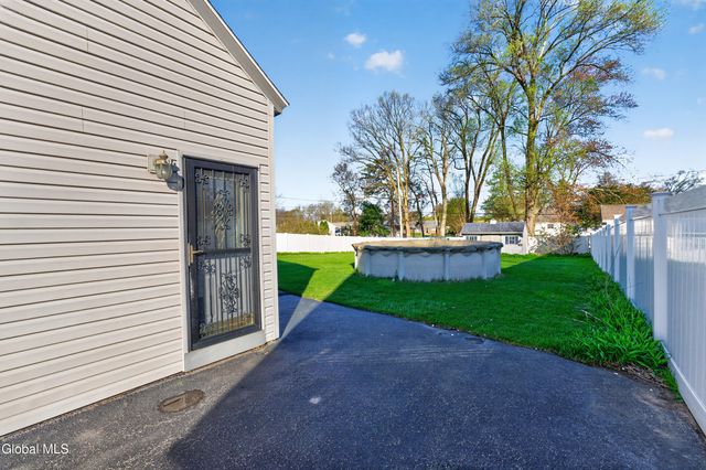 1038 Dudley Road, Rotterdam, NY 12303