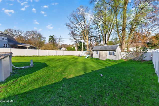 1038 Dudley Road, Rotterdam, NY 12303