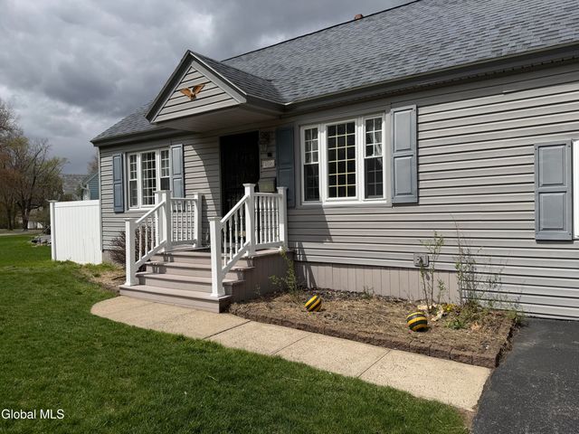 1038 Dudley Road, Rotterdam, NY 12303
