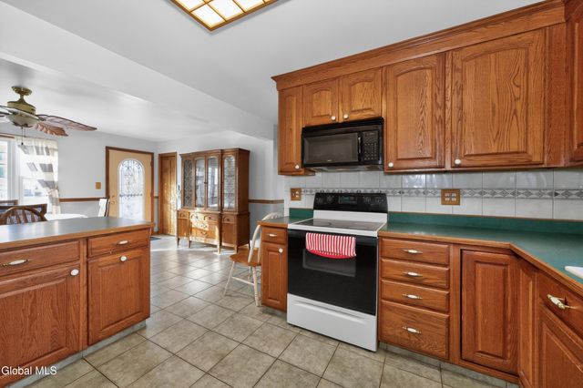 1038 Dudley Road, Rotterdam, NY 12303
