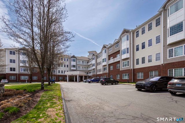 1 King Philip Drive 414, West Hartford, CT 06117