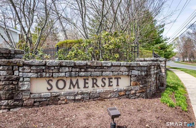 1 King Philip Drive 414, West Hartford, CT 06117