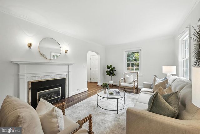 2313 N WAKEFIELD ST, Arlington, VA 22207
