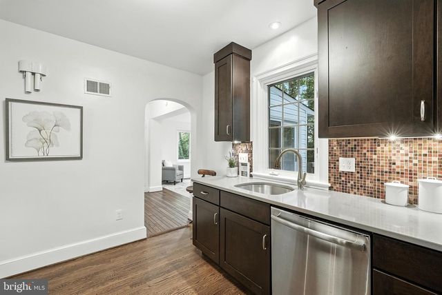 2313 N WAKEFIELD ST, Arlington, VA 22207