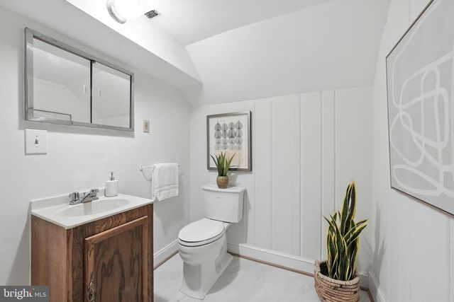 2313 N WAKEFIELD ST, Arlington, VA 22207