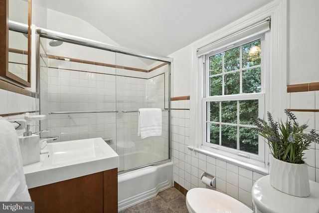 2313 N WAKEFIELD ST, Arlington, VA 22207