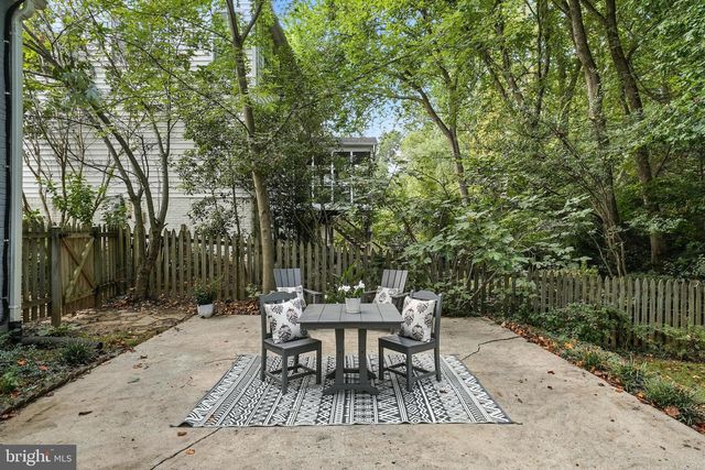 2313 N WAKEFIELD ST, Arlington, VA 22207