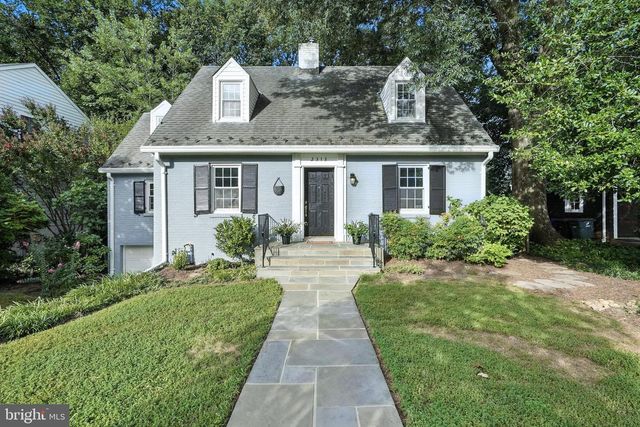 2313 N WAKEFIELD ST, Arlington, VA 22207