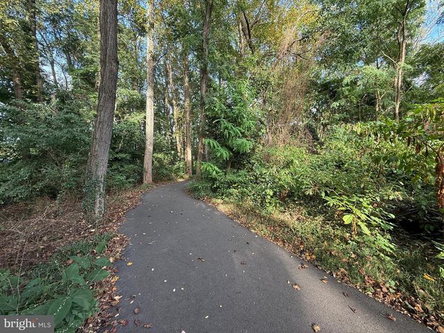 2313 N WAKEFIELD ST, Arlington, VA 22207