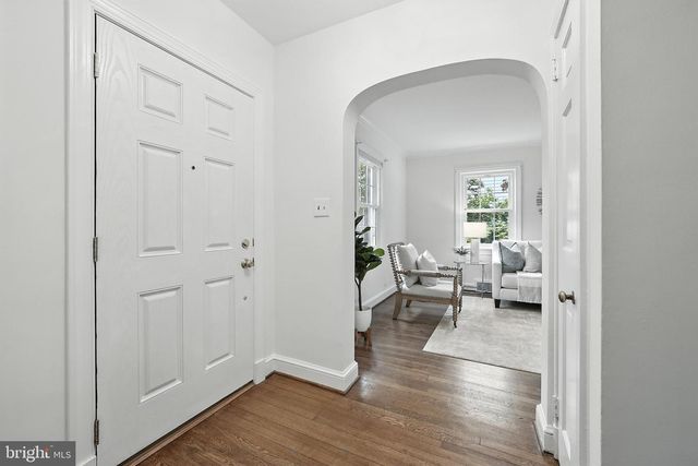 2313 N WAKEFIELD ST, Arlington, VA 22207