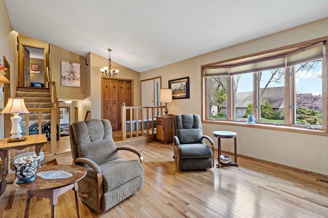 1213 Bluebill Bay Road, Burnsville, MN 55306