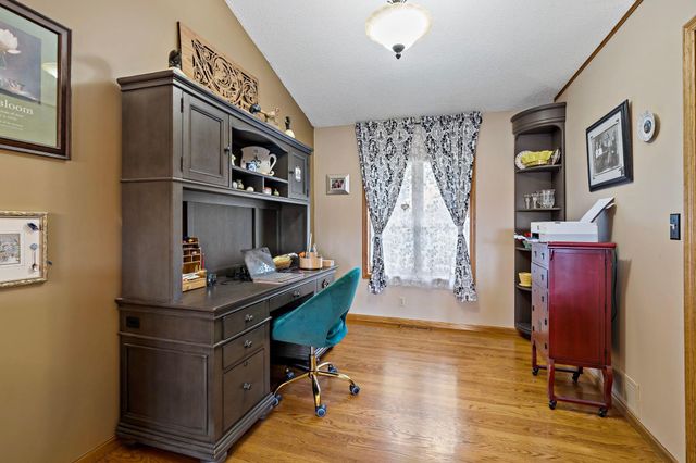 1213 Bluebill Bay Road, Burnsville, MN 55306