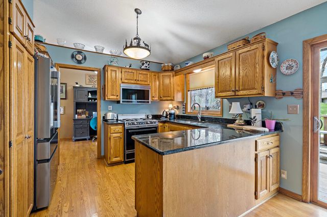 1213 Bluebill Bay Road, Burnsville, MN 55306