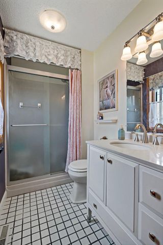 1213 Bluebill Bay Road, Burnsville, MN 55306