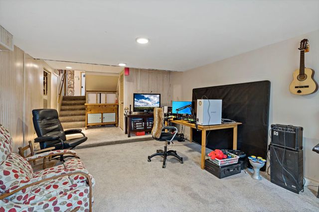 1213 Bluebill Bay Road, Burnsville, MN 55306