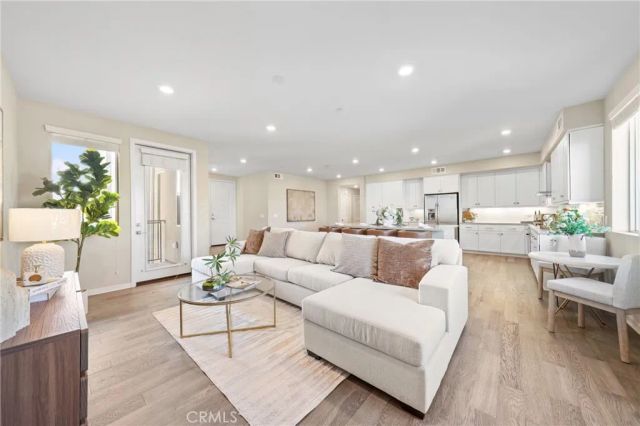 127 Bowery, Irvine, CA 92612