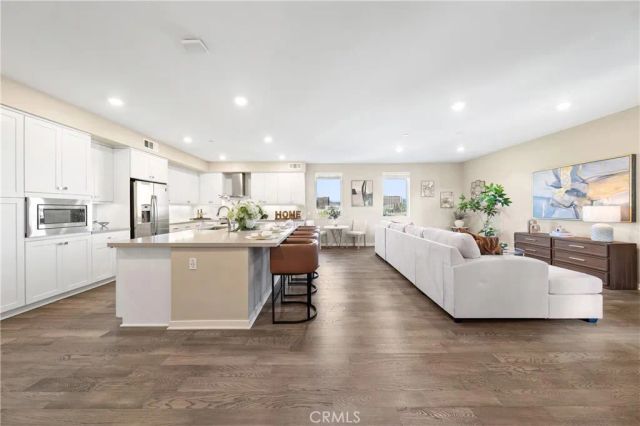 127 Bowery, Irvine, CA 92612