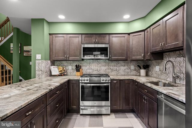114 BUCKINGHAM WAY, Mount Laurel, NJ 08054