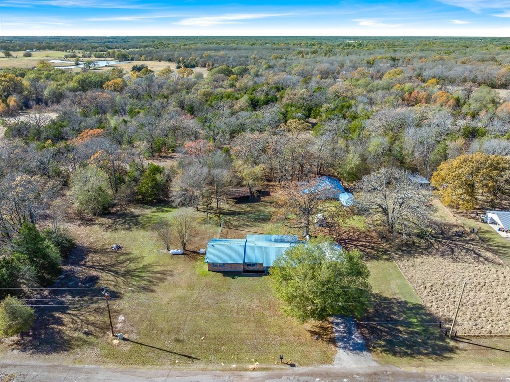 460 Vz County Road 1134, Fruitvale, TX 75127