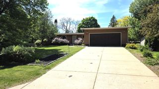 8009 Edgewood Avenue N, Brooklyn Park, MN 55445
