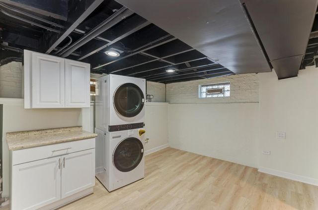 6218 W Foster Avenue, Chicago, IL 60630