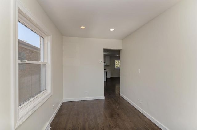 6218 W Foster Avenue, Chicago, IL 60630